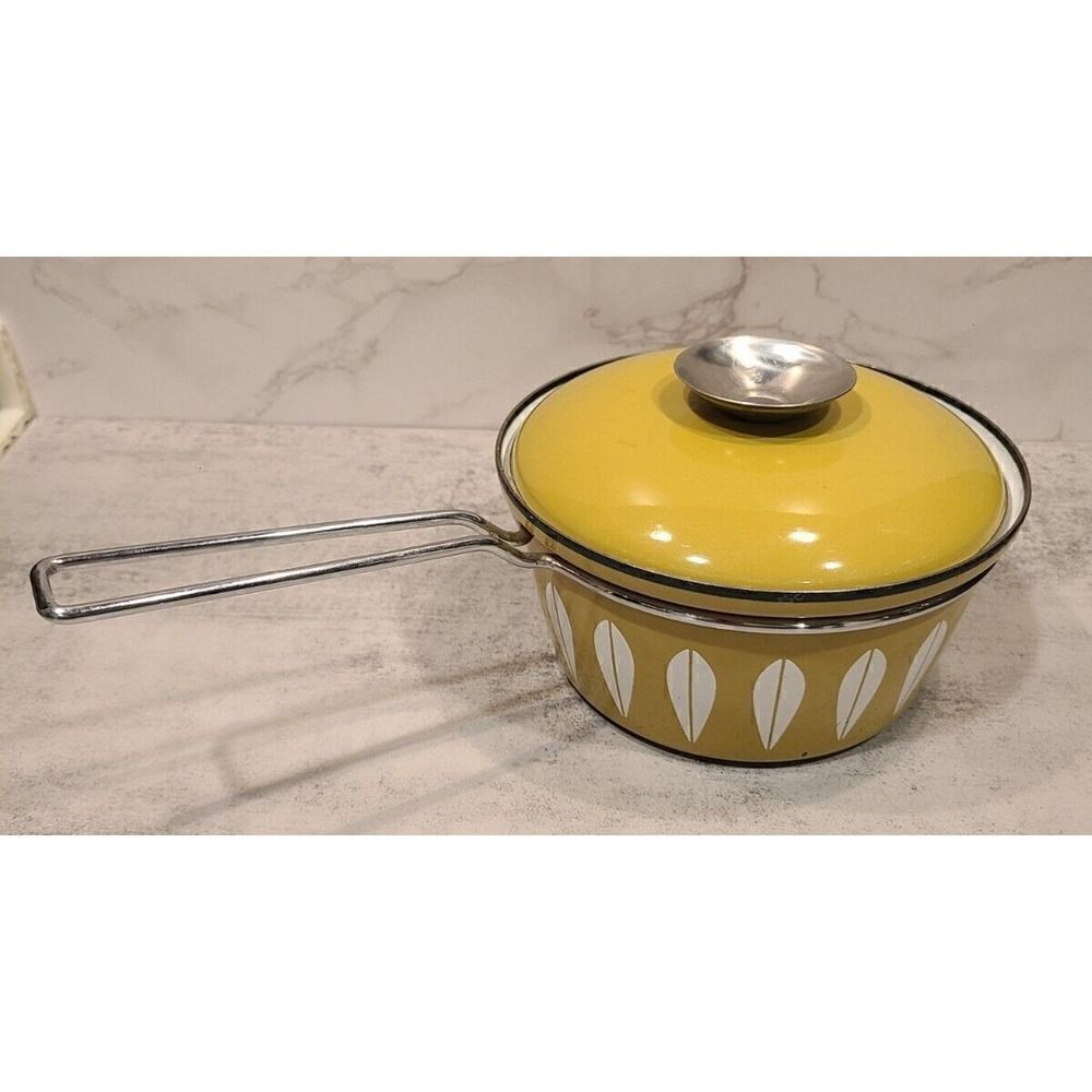 Cathrineholm Lotus Small Enamel Sauce Pot/Pan W/ Lid Metal Handle MCM 50s/60s
